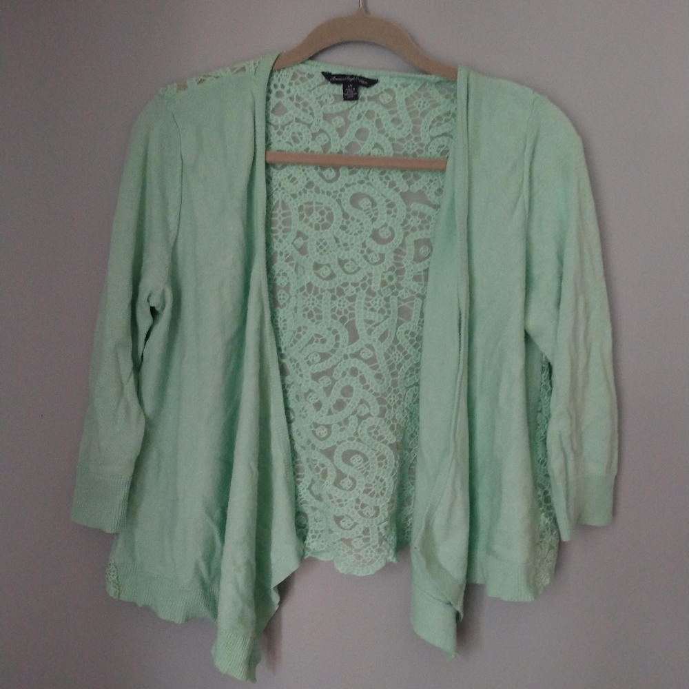Light Mint Green Cardigan with Lace back Buttonless 3/4 Sleeves